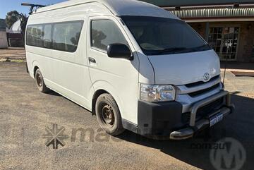 Toyota   Commuter 200 SER