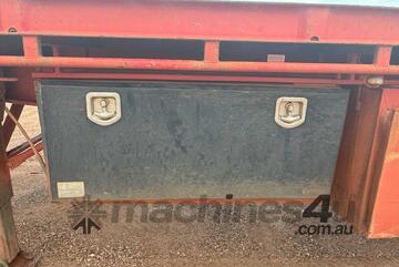 2006 Barker Heavy Duty Tri Axle Tri Axle Flat Top B Trailer