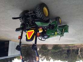 John Deere 1026R with H120 Loader - picture0' - Click to enlarge