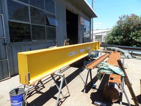 Demag loading dock pedestal slew crane - picture0' - Click to enlarge