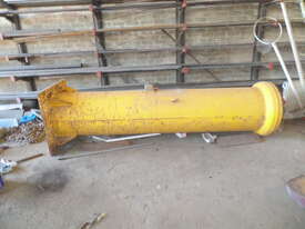 Demag loading dock pedestal slew crane - picture1' - Click to enlarge