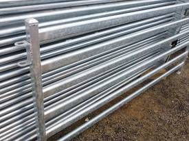Heavy Duty gates and panels for Sheep / Goat / Pig Yard / Pens  - picture2' - Click to enlarge