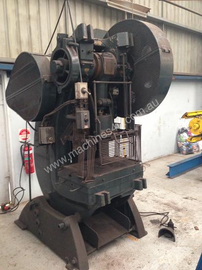 caption John Heine 206AG series 3 60Ton Inclinable Power P