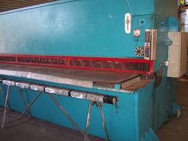 Imperial - Hydraulic Guillotine - 6m x 6m DISCOUNTED  - picture0' - Click to enlarge