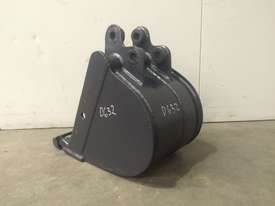 350MM TOOTHED TRENCHING BUCKET SUIT 1-2T EXCAVATOR D632 - picture1' - Click to enlarge