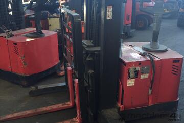 ACTIVE FORKLIFTS - RAYMOND WALKIE REACH STACKER 3886MM LIFT 3 STAGE