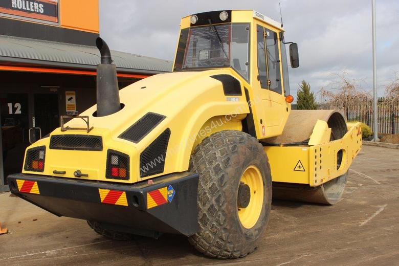 caption BOMAG BW219D-4 VIBRATING SMOOTH ROLLER