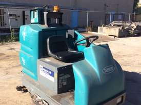 Used Tennant Sweeper/Scrubber - picture0' - Click to enlarge