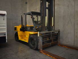 Komatsu 135-5 13.5T Fork Truck - picture0' - Click to enlarge