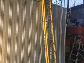 Branach Fiberglass & Aluminum Extension Ladder 4.6 to 7.6 Meter Industrial Quality - picture0' - Click to enlarge