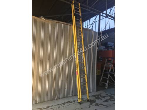 Branach Fiberglass & Aluminum Extension Ladder 4.6 to 7.6 Meter Industrial Quality
