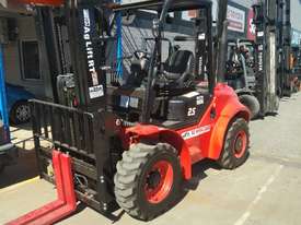 FORKLIFT ROUGH TERRAIN 4WD  - picture0' - Click to enlarge