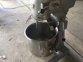 30Ltr Planetary Mixer - picture0' - Click to enlarge