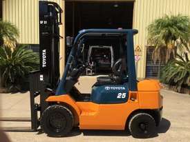 Toyota Diesel 2.5 T Forklift  - picture0' - Click to enlarge