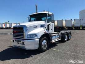 2013 Mack CMMT - picture2' - Click to enlarge