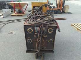 Chemetron DC-600-CVT Welder - picture0' - Click to enlarge