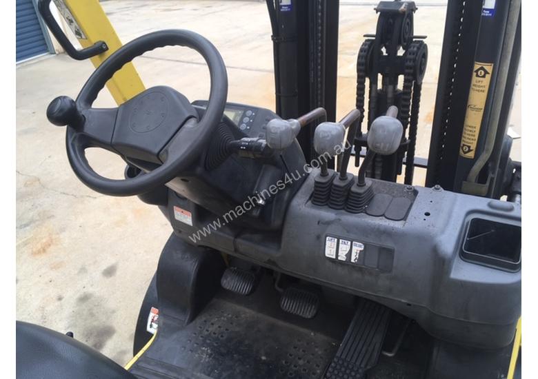 caption 2.5T LPG Counterbalance Forklift