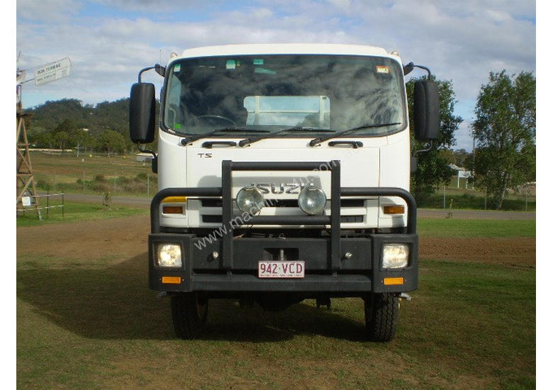 caption Isuzu FTS800 Tray Truck