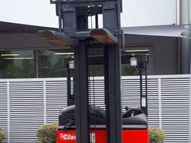 Used Forklift:  R20DD Genuine Preowned Linde 2t - picture1' - Click to enlarge
