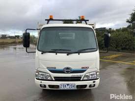 2013 Hino 300 616 - picture1' - Click to enlarge