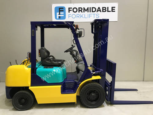 Komatsu FG25 LPG / Petrol Counterbalance Forklift