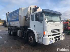 2012 Iveco Acco 2350F - picture0' - Click to enlarge