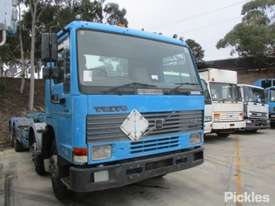 1997 Volvo FL10 - picture0' - Click to enlarge