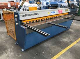 Used Steelmaster Electroshear Guillotine 2500mm x 3.2mm Capacity - picture0' - Click to enlarge