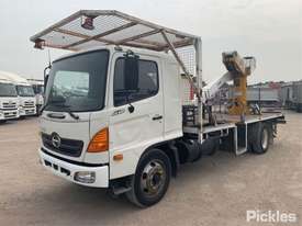 2005 Hino GD1J - picture2' - Click to enlarge