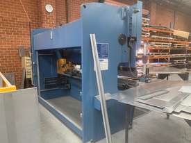 Steelmaster 3200mm x 110Ton CNC Pressbrake with Touch Screen Graphical Controller - picture0' - Click to enlarge