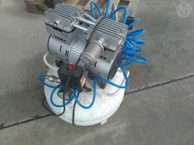 Custom air Compressor - picture0' - Click to enlarge