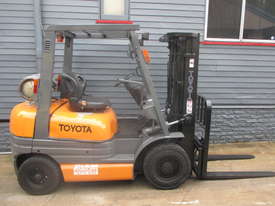 Toyota 2.5 ton Container Mast Used Forklift  #1503 - picture0' - Click to enlarge