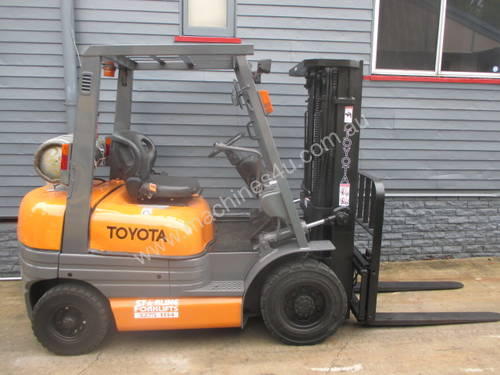 Toyota 2.5 ton Container Mast Used Forklift  #1503