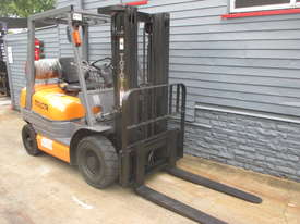 Toyota 2.5 ton Container Mast Used Forklift  #1503 - picture0' - Click to enlarge