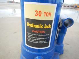 LOT # 0004 -- Unused Bottle Jack 30 Ton - picture1' - Click to enlarge
