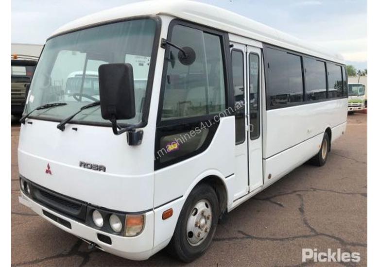 caption 2004 Mitsubishi ROSA BUS