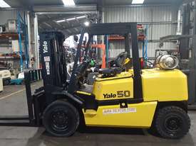 Forklift For Sale 5 Ton Yale LPG 4300mm Container Entry Mast Side Shift - picture0' - Click to enlarge