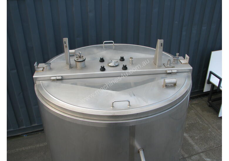 caption Jacketed Stainless Steel Tank with Mixer - 3200L