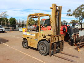 Toyota 1976 02-2FG-35 Forklift - picture0' - Click to enlarge
