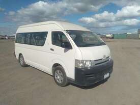 Toyota Hiace 200 - picture0' - Click to enlarge