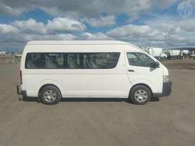 Toyota Hiace 200 - picture0' - Click to enlarge