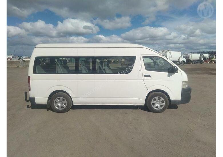 Toyota hiace 200