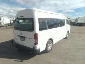 Toyota Hiace 200 - picture1' - Click to enlarge