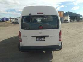 Toyota Hiace 200 - picture2' - Click to enlarge