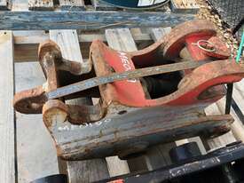 Hogans 4-5T Manual Hitch - picture1' - Click to enlarge