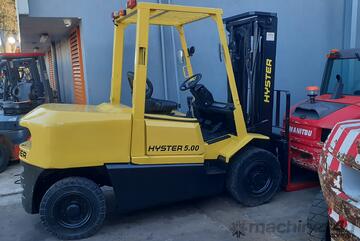 ACTIVE FORKLIFTS - Hyster 5 Ton Container Entry Diesel Forklift 2008 Model 3m Lift Height Side shift ACTIVE FORKLIFTS - Hyster 5 Ton Container Entry Diesel Forklift 2008 Model 3m Lift Height Side shift