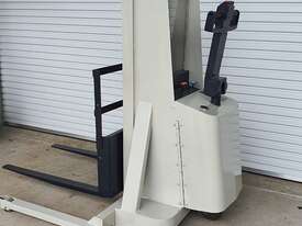 Crown Walkie Stacker 20IMT130A - picture1' - Click to enlarge