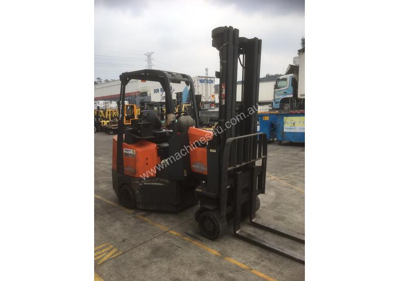 caption 2.0T Battery Electric Narrow Aisle Forklift
