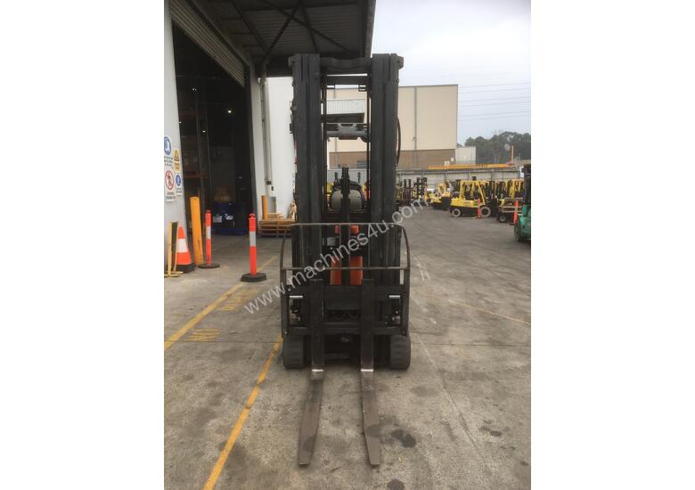 caption 2.0T Battery Electric Narrow Aisle Forklift