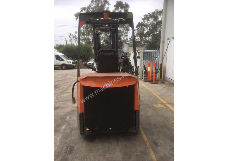 caption 2.0T Battery Electric Narrow Aisle Forklift